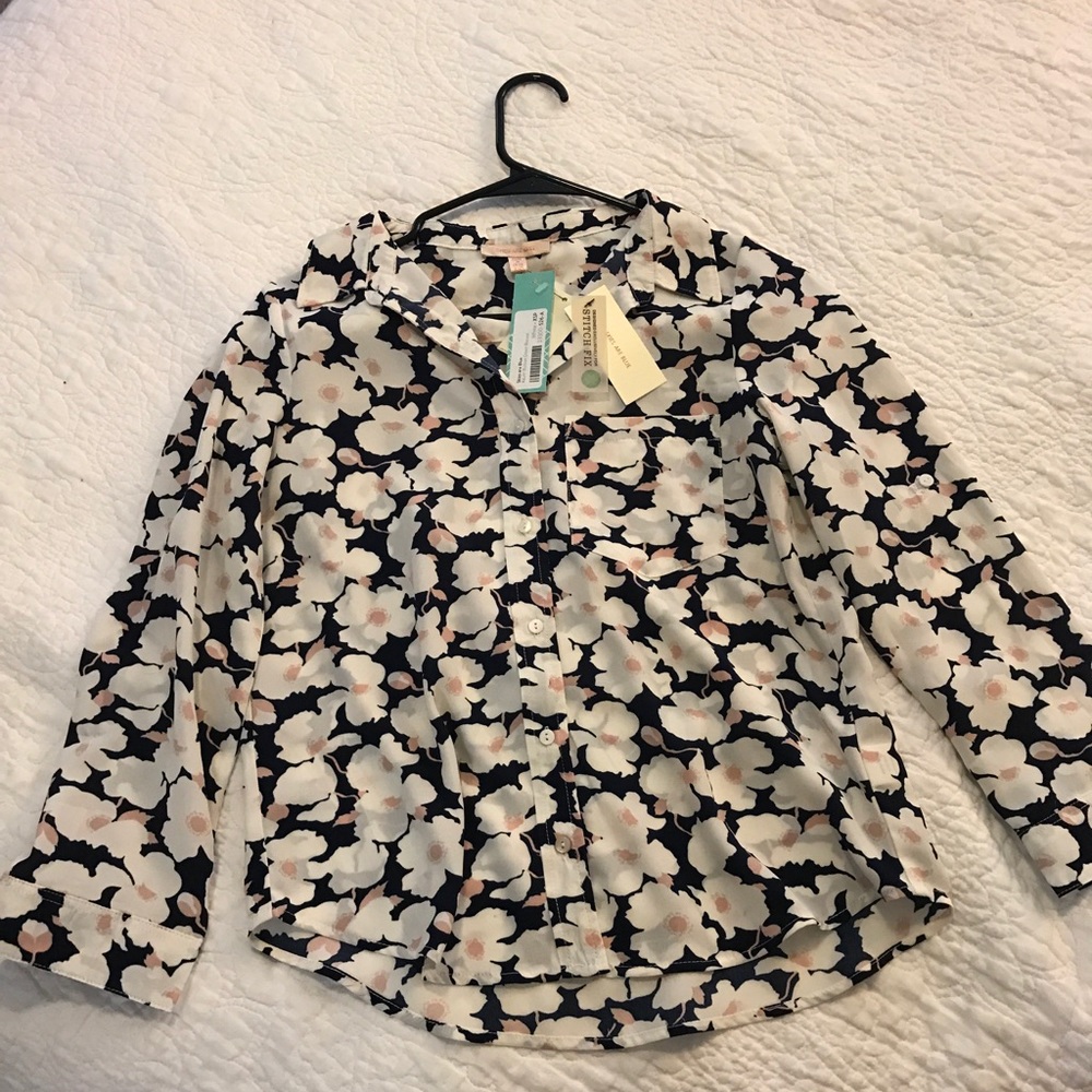 Preppy flower button down 🌸🎀